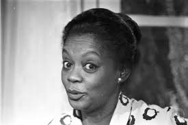 Morre Ruth de Souza, 98, primeira negra a atuar no Theatro Municipal