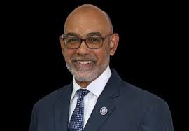 Councilmembers escape being kicked out of council and ballot