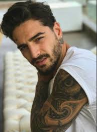 Latin artist maluma talks to dailymailtv about making new music while quarantined at home in colombia. Petition Ask Maluma To Go Back To His Natural Hair Color Change Org