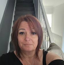 Can anyone recommend a good mobile nail technician, for gel polish? We've  moved to Maynard's Green (today!) and once we're settled I'd like to find  someone local for my nails. We've moved