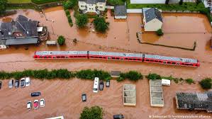 Seiner behörde versagen, die betroffenen menschen im ahrtal am 14. Was Kostet Eine Jahrhundertflut Wirtschaft Dw 20 07 2021