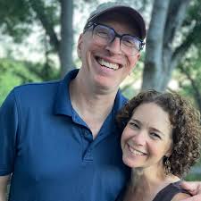 Amy Ettinger's Instagram, Twitter & Facebook