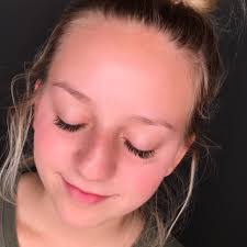 Lori Crapo's Instagram, Twitter & Facebook