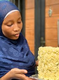 photographer missed full picture of baked creation