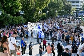 Αντιεμβολιαστές πραγματοποιούν αυτήν την ώρα συγκέντρωση στο σύνταγμα. 1xobgmzlpwu0ym