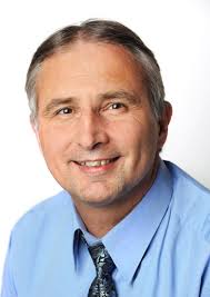 Old file folder yields photo treasures