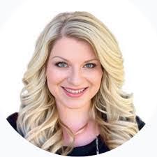 Robin Gilstrap's Instagram, Twitter & Facebook