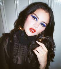 Selena gomez @rarebeauty 💜 #selenagomez #selenamariegomez #kesfet  #kesfetteyiz #kesfetteyiz