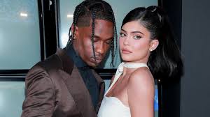 Exclusive limited edition merchandise items, tees, hoodies, phone cases, socks, underwear, and pins. Kylie Jenner Klartext Auf Twitter Gala De