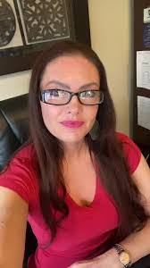 Elissa Stone's Instagram, Twitter & Facebook