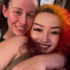 Shelly Layman's Instagram, Twitter & Facebook