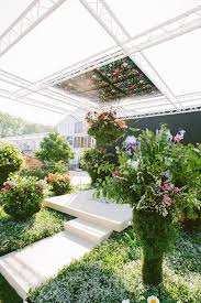 Gucci Scoops Medal At Chelsea Flower Show Scent Garden Flower Show Garden Containers