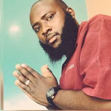 Ndèye Maguette Ndiaye alias « Bibiche » (17 ans), a comparu ce vendredi  devant le tribunal pour mineurs. La chanteuse a été reconnue coupable des  faits qui lui sont reprochés. Le juge