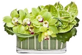 Love The Mostly Monochromatic Design With Great Texture And Interesting Hints Of Color Plus I Love O Modern Flower Arrangements Flower Arrangements Floral Art