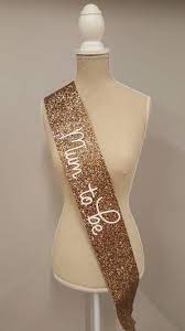 Baby Shower Sash Mum To Be Party Sash Bachelorette Bride To Be Gold Glitter Handmade White Baby Shower Sash Trendy Baby Shower Ideas Baby Shower Themes