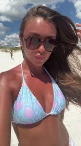 Elise Beach's Instagram, Twitter & Facebook