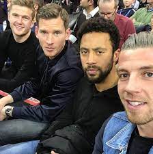 He belongs to the catholic religion and her zodiac sign pisces.toby alderweireld height 6 ft 2 in (186 cm) and weight 90 kg (199 lbs). Sportz247