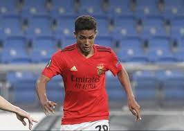 Estadísticas de su carrera (partidos, goles, tarjetas, etc.) e historial de traspasos. Pedrinho Ja Ganhou 6 Quilos Desde Que Deixou O Corinthians E Chegou Ao Benfica Agorams O Endereco Da Noticia