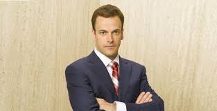 Jonny lee miller, last seen on tv in bbc miniseries emma, will have a recurring role in the new season as a mysterious man who ends up tangled in a storyline with julia stiles. Pin On Dexter My Favorite Serial Killer