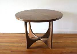 Inspired by architect oscar niemeyer's designs for the planned brazilian city of brasilia, broyhill's brasilia line is as popular today as it was when it was introduced in 1962. Mid Century Modern Side End Table From The Broyhill Brasilia Series Picked Vintage