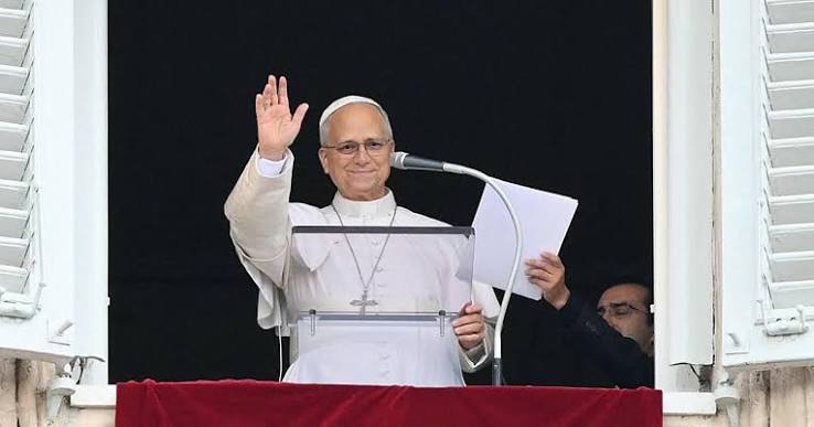 El Papa reza el Ángelus en San Pedro tras su operación y afirma que retomará gradualmente su actividad