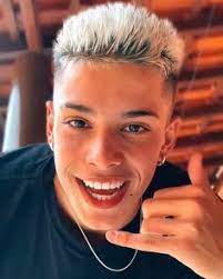 O vocalista dos oasis recorreu às redes sociais durante o jogo do manchester city contra o psg para. 71 Ideias De Novinhos Em 2021 Meninos Bonitos Rapazes Bonitos Fotos De Meninas