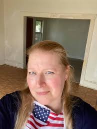 Authorities have located the owner of the flipped house that went over the  bridge. This lady, who was the first to see the house fall from the truck,  is now the rightful