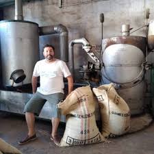 • 04 pacotes de 1kg de café torrado e moído caixa em dizem que o segredo está na quantidade tomada. Tomando Cafe Por El Mundo Descubrio Su Pasion Tostarlo En El Fondo De Su Casa