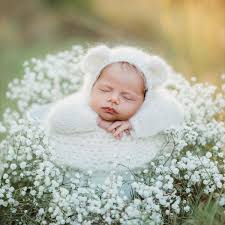 Outdoor Baby Pictures In 2020 Outdoor Baby Pictures Outdoor Baby Photos Outdoor Baby