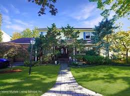 26 Edwin St, Staten Island, NY 10312