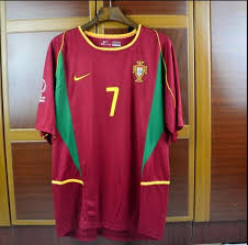 A garotada fissurada na seleção de portugal não podem deixar de garantir o novo manto titular da seleção. Camisa Selecao Portugal 2002 Luiz Figo Hype Sports Wear