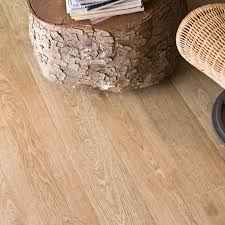 How To Choose The Ideal Living Room Floor Living Room Flooring Flooring Classic Living Room