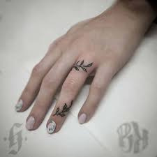 50 cute small flower tattoo ideas flowers give women a special tenderness, charm, especially if these are small flower tattoos on wrists , arms, shoulders, collarbones, and behind ears. 21 Small Hand Tattoos And Ideas For Women Stayglam