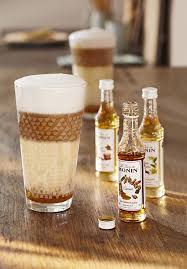 Drei Exklusive Sorten Sirup Zum Verfeinern Jeder Kaffeespezialitat Fur 6 99 Bei Tchibo Sirup Monin Sirup Weinflasche