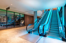 There's fast access to the m4 and m25 motorways, so the windsor royal shopping centre and. Holiday Inn Express London Heathrow T4 London Price Address Reviews