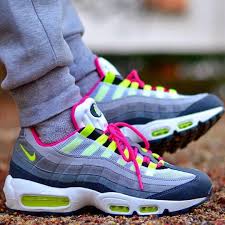 Everythingairmax On Instagram Nike Air Max 9 5 Neon Pink Punctuation Id S Made And Worn By Damiensneaker Awesome Id Great Cw スニーカー