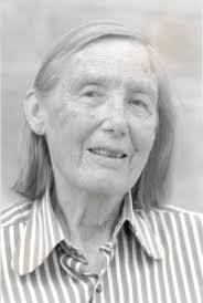 Jenifer Hart's Instagram, Twitter & Facebook