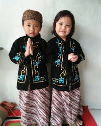 Masyarakat papua, baik pria dan wanita umumnya mengenakan model baju. Pakaian Adat Untuk Hari Kartini Anak Tk Info Gtk