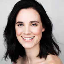 Mandy Evans's Instagram, Twitter & Facebook