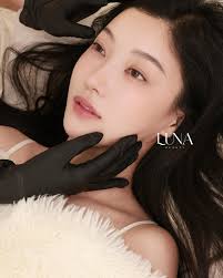 𝐿𝑢𝑛𝑎 𝐿𝑖𝑝𝑠 🫦 SG首家独特技术： ➀➠ 独家唇型矫正-重塑唇型-扩唇➁➠ 独家纳米微针无创无肿无痛体验➂➠  独家唇部淡色褪色技术