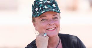 Diana Pepper's Instagram, Twitter & Facebook