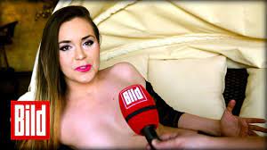 Das haus liegt am rand und oberhalb von frauenau, also entweder etwas sportlich sein oder das auto nutten. Arbeiten Im Puff Prostituierte Packt Aus Sex Im Haus Der Tv Bordell Chefin Youtube