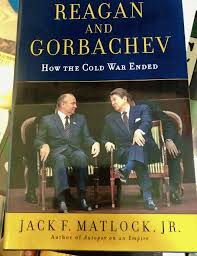 Reagan and Gorbachev: How the Cold War Ended: Matlock, Jack: 9780679463238:  Amazon.com: Books