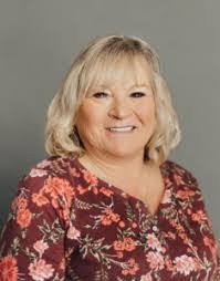 Alice Hurlbert's Instagram, Twitter & Facebook