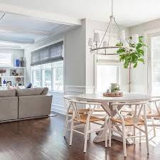 Like a round table, oval tables create intimacy and flexibility. Round Chandelier Over Round Dining Table Design Ideas