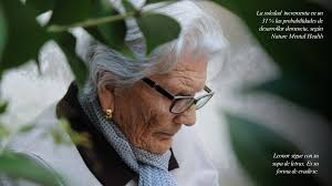 👵🏼📷 “La soledad cuando nadie mira” es el reportaje final de  #Fotoperiodismo de Pilar Bernal (@pilarbernaal), alumna de 4º de  #Periodismo y @audiovisualusj, en el que pone el foco en una realidad