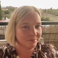 Hi all, I gave up smoking a few months ago and use vapes that have  disposable pods (vuse and blu brand) can anyone tell me if the pods are  available and where