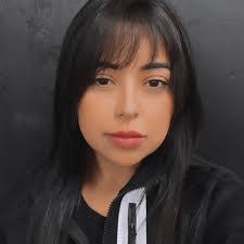 Vivian Irving's Instagram, Twitter & Facebook