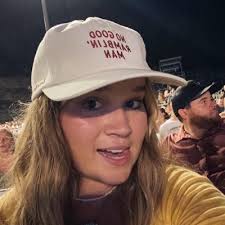 Tawny Webb (@Tawny_Webb)