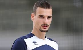 Trentino, de Lucarelli, divulga que capitão Giannelli está com coronavírus